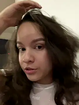 Snapshot of Sophie_milk chatting on October 28, 12:38 am Sophie milk online show from October 28, 12:38 am