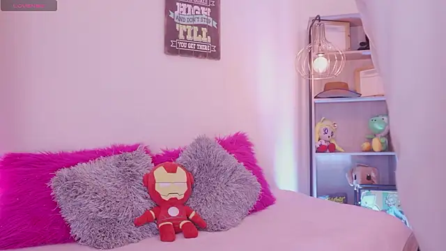 madelyn rose  online show from February 26, 1:59 am