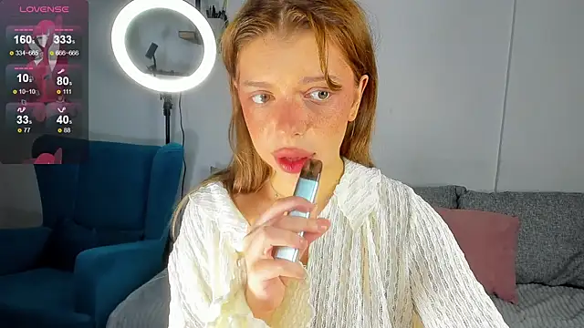 Hannah Carr online show from October 9, 7:29 pm