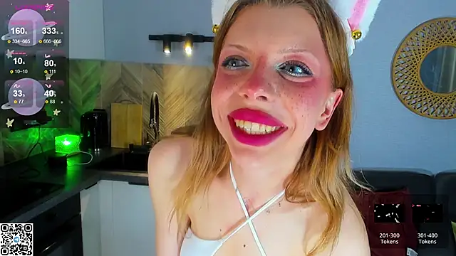 Hannah Carr online show from March 7, 4:14 pm