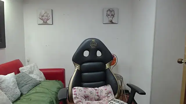 enderlis online show from April 2, 11:19 am