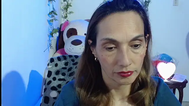 italagomez  online show from November 14, 12:21 am