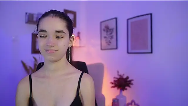 Gia Paige18 online show from November 13, 3:33 pm