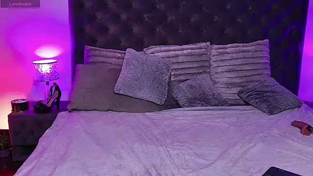 KrisNoir online show from April 5, 9:19 am