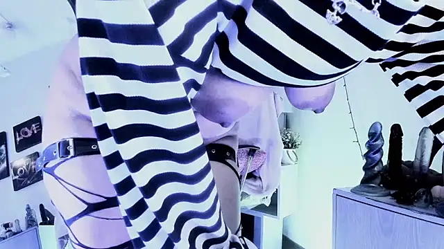 kuromi69 online show from February 21, 7:20 am