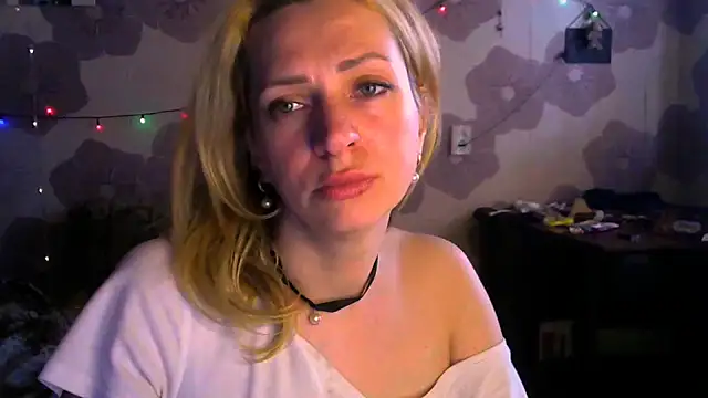 Queen Daenerys online show from May 22, 4:54 am