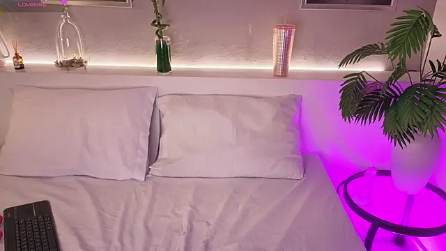 samanthaevanss1 online show from March 17, 2:26 am