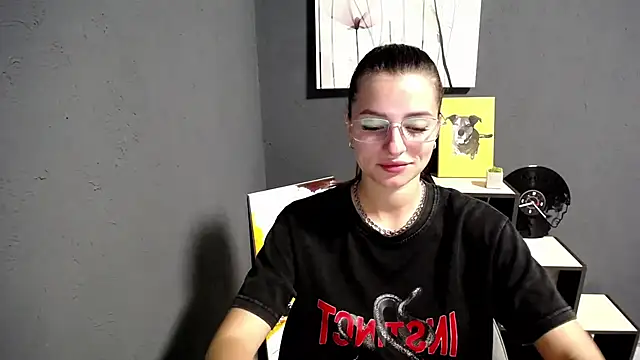 lady olivia  online show from September 22, 4:05 pm