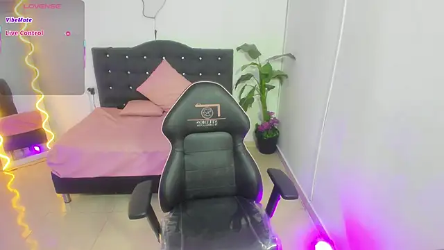 Chiara tay online show from December 3, 3:31 am