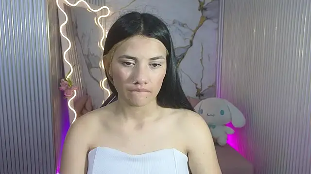 Chiara tay online show from April 18, 7:07 pm