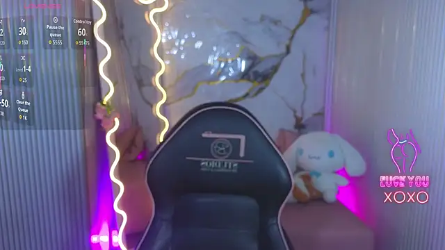 Chiara tay online show from April 18, 7:58 pm