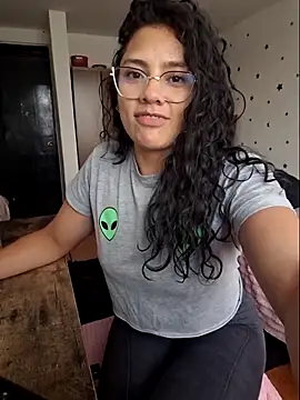 Thaliacooper  online show from March 19, 6:56 pm