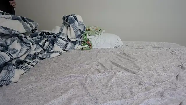 QueenLolaX online show from January 12, 8:08 am