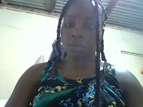 Snapshot of Queen_loveer chatting on October 14, 3:58 pm Queen loveer online show from October 14, 3:58 pm