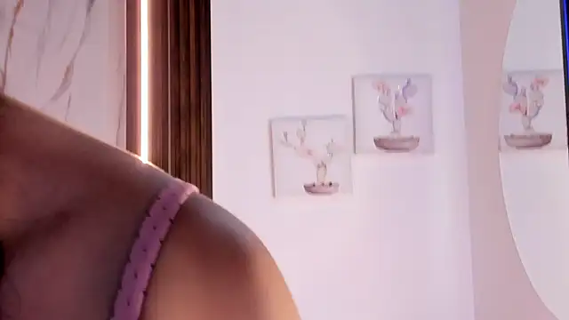 mia six66 online show from March 24, 12:21 pm