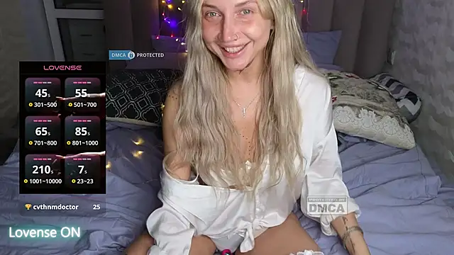 GoodGirl0024 online show from February 13, 9:38 pm