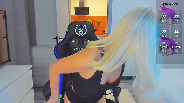 Miya Kisss online show from October 31, 1:59 pm