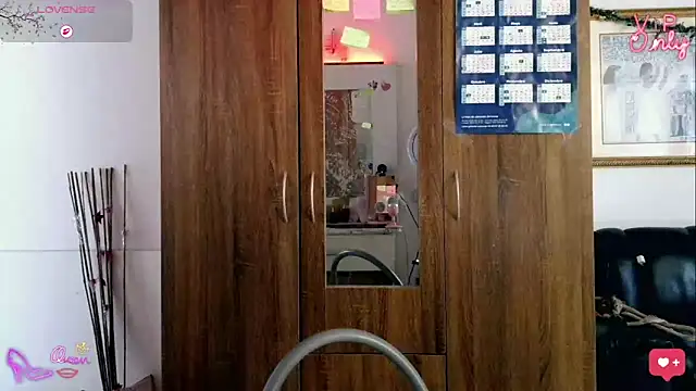 LauGrayJ online show from February 2, 5:34 pm