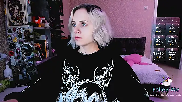 NaniMoore online show from December 19, 9:07 pm