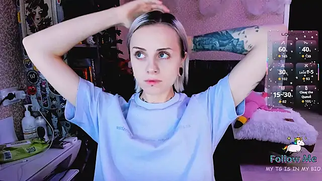 NaniMoore online show from November 20, 9:27 pm