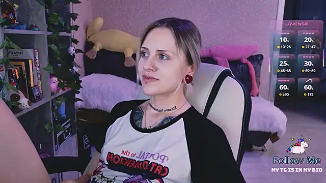 NaniMoore online show from March 21, 8:14 pm