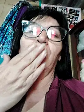 clarita 01 online show from October 3, 12:10 pm