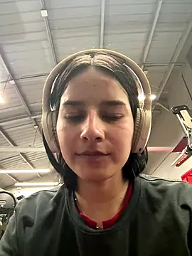  vaness online show from December 2, 6:04 am