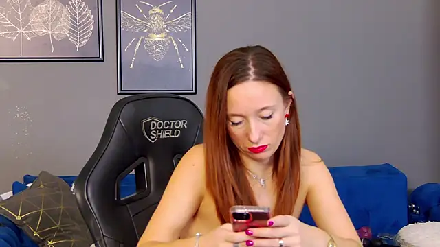 AnneHove online show from November 29, 5:22 am