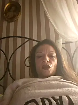 vampvanna23 online show from February 6, 2:04 am