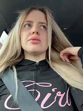 Holly-Glamour online show from April 13, 10:38 am