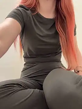 Snapshot of Holly-Glamour chatting on October 30, 4:04 am Holly-Glamour online show from October 30, 4:04 am