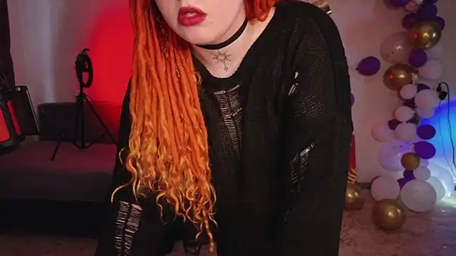 Snapshot of The_Full_Red_Moon chatting on October 18, 11:13 am The Full Red Moon online show from October 18, 11:13 am