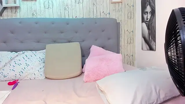 Snapshot of Antonella_Montanari chatting on September 13, 4:31 am Antonella Montanari online show from September 13, 4:31 am