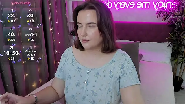 FeralPeach online show from September 19, 4:22 am