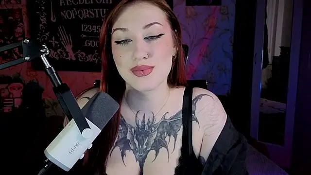 Kimpossible1 online show from February 11, 5:25 pm