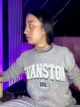 Ady 18 online show from November 10, 6:47 pm