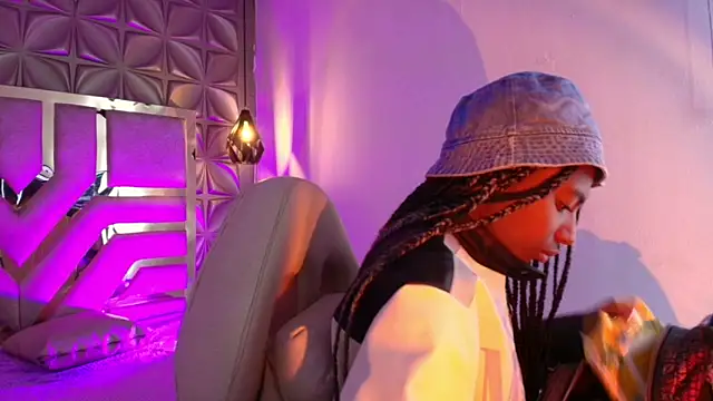 Queen perla  online show from February 14, 12:07 pm