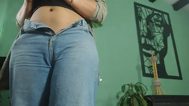 thirstymoonxx online show from October 3, 2:38 am