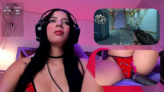 SweetieCloe  online show from April 13, 9:26 pm