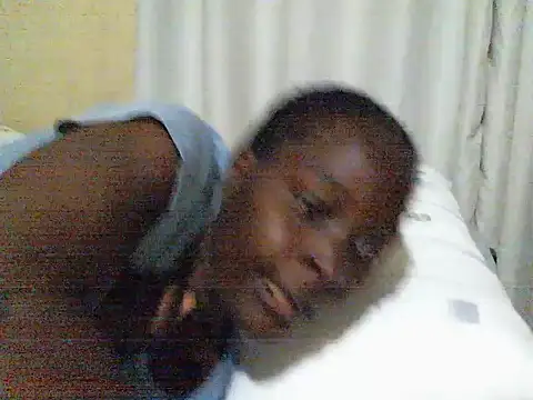 Snapshot of ara_bella chatting on October 13, 9:28 pm ara bella online show from October 13, 9:28 pm