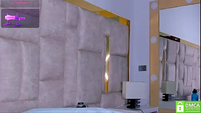 Eris Rose online show from November 18, 8:10 pm