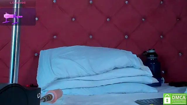 Eris Rose online show from September 11, 9:15 pm