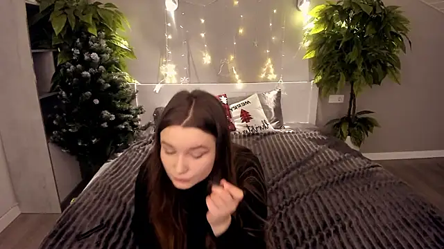 MagicPeachh  online show from January 14, 7:24 am