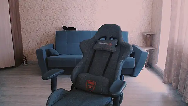 PDiddy  online show from April 7, 7:21 am