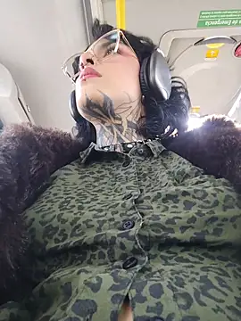 taaylor33 online show from February 17, 7:46 pm