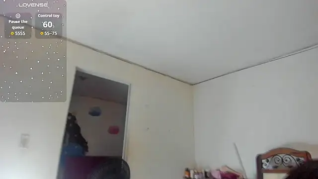 latinaStepmom online show from October 3, 8:25 pm