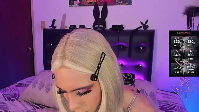 AngelsJones21 online show from October 18, 7:04 pm