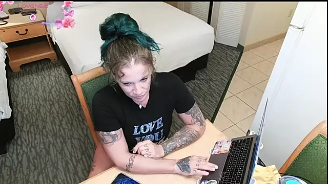 the naked siren online show from September 10, 5:18 am