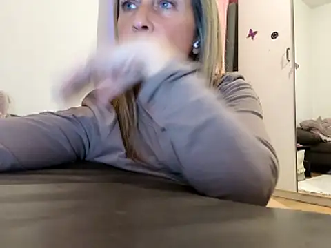 sweethotmilf888 online show from March 30, 5:01 pm