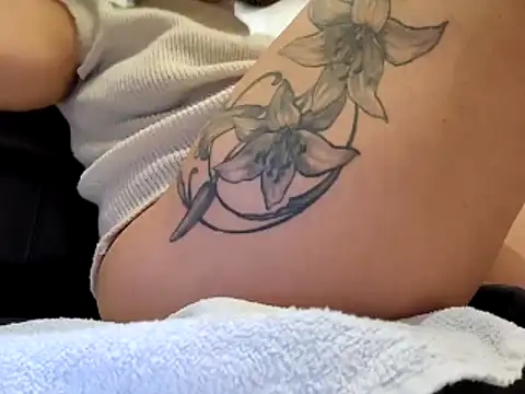 sweethotmilf888 online show from November 5, 8:41 am